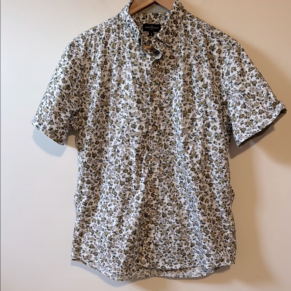 Rue St. Patrick White and Green Casual Button Down Shirt
